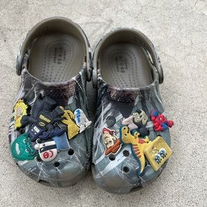 Kids crocs size 9 with charms